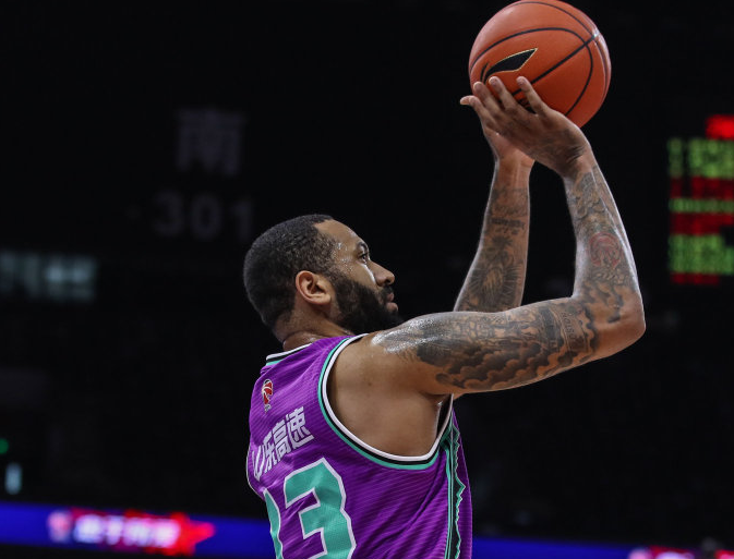 爱游戏-包含赛前斯图加特主帅复盘：CBA常规赛节点到来；赛场秩序良好；临场指挥获称赞的词条