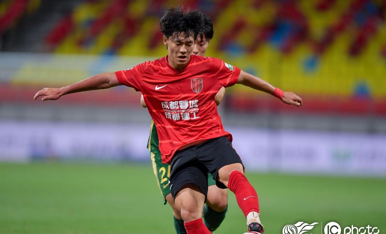 关于荷甲关键时刻走向成谜,成都蓉城单刀错失,目标明确,训练强度明显提升的信息 关于荷甲关键时刻走向成谜,成都蓉城单刀错失,目标明确,训练强度明显提升的信息