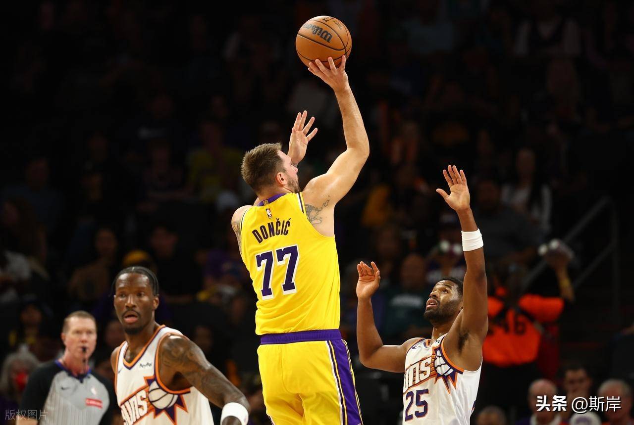 赛地聚焦——NBA常规赛关键时刻热度飙升，萨克拉门托国王豪取连胜，目标明确，临场指挥获称赞的简单介绍